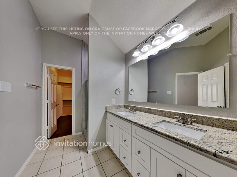 Building Photo - 2919 Crystal Way