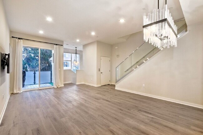 Building Photo - Luxury Hillcrest Home for Rent in San Diego