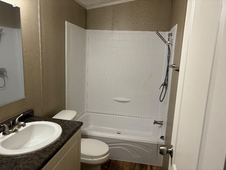 Building Photo - 2596 LA-3059