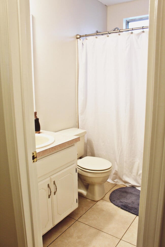 Building Photo - 159 Meadowbrook Ct