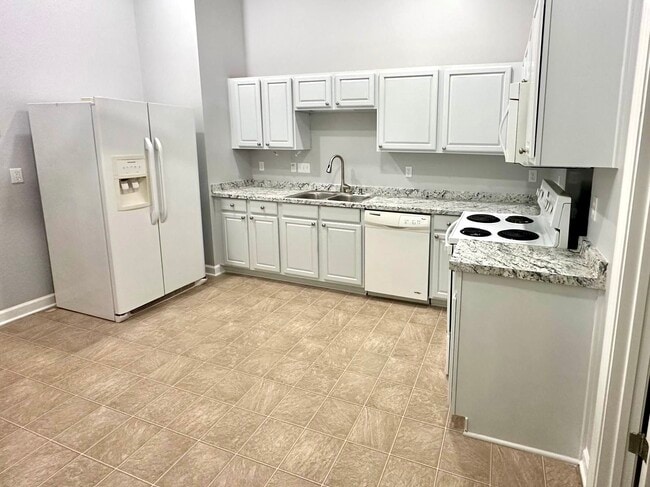 Building Photo - 1686 Sandpiper Dr