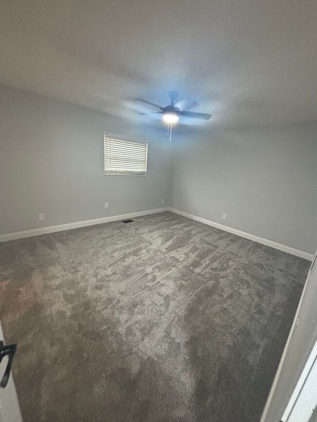 Building Photo - 3221 Summerhill Ln