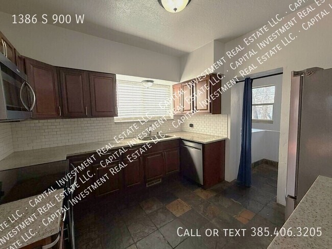 Building Photo - 1386 S 900 W