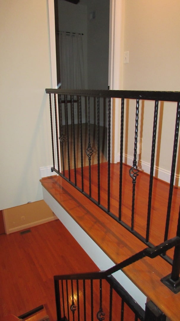 Building Photo - Amazing Rehab Townhome with Deck