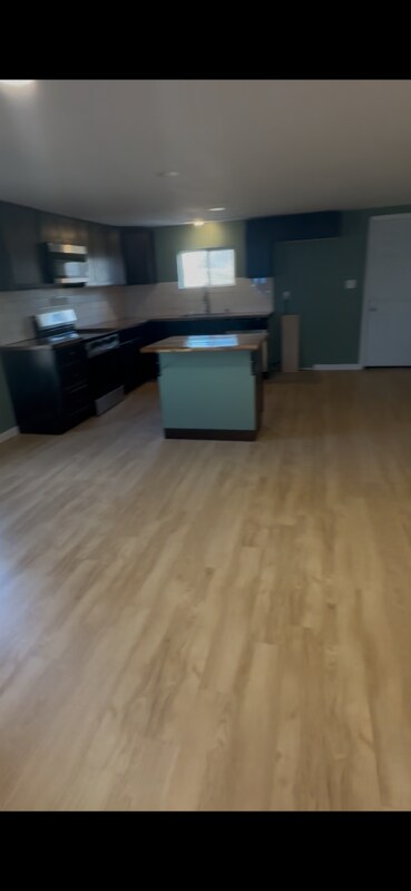 Building Photo - 802 Sinclair Ave