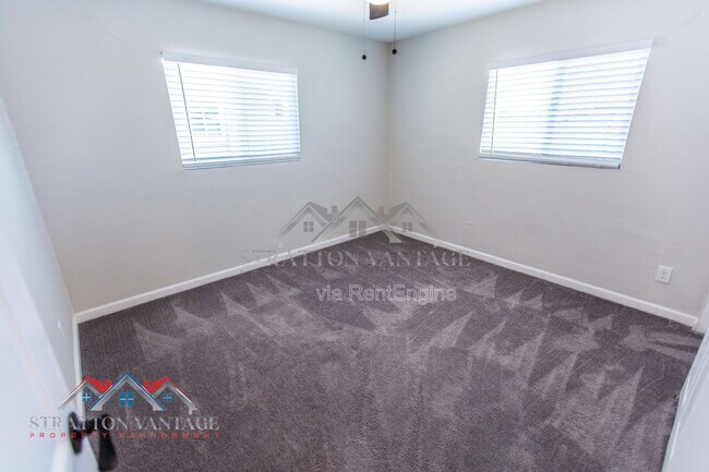 Building Photo - 6415 E Aspen Ave