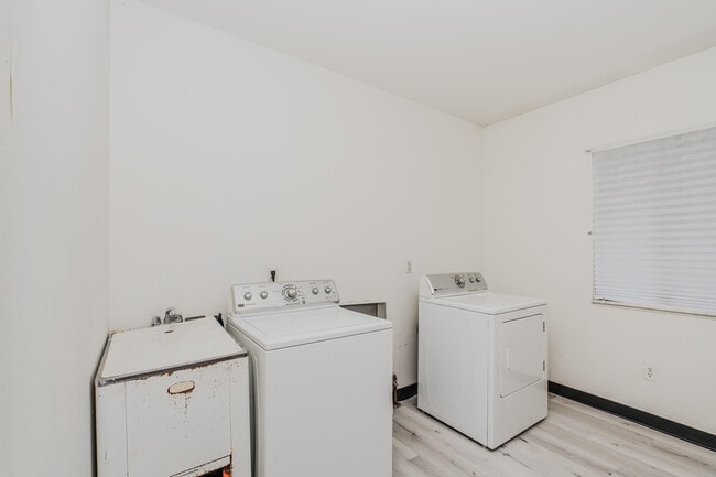 Building Photo - 22745 Wrexford Dr