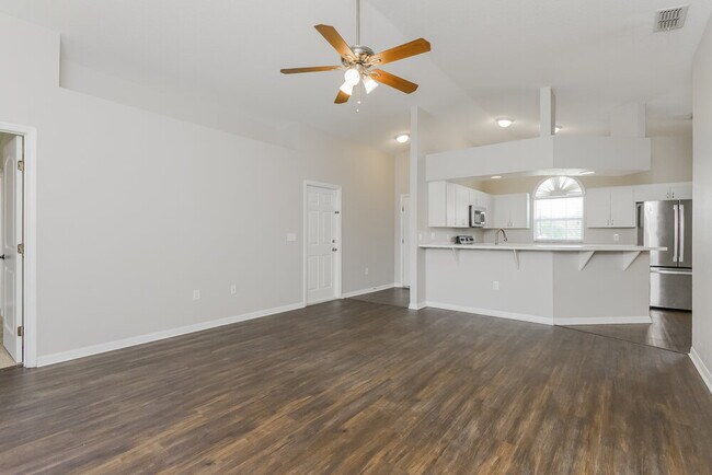 Building Photo - 263 Kings Pond Ave