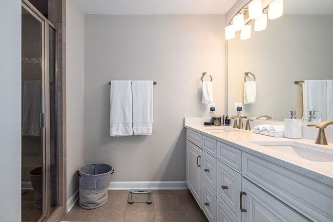 Building Photo - 3208 Marion Square