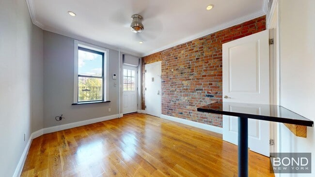 Primary Photo - 179 Essex St