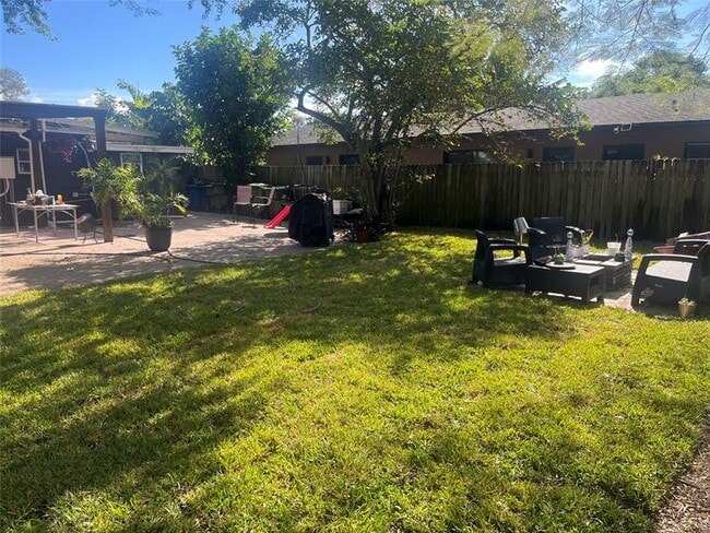 Building Photo - 1517 NW 3rd Ave