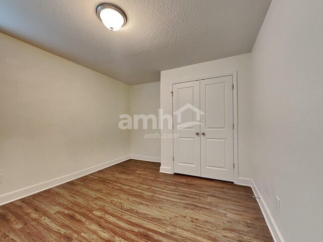 Building Photo - 567 Tumbled Stone Way