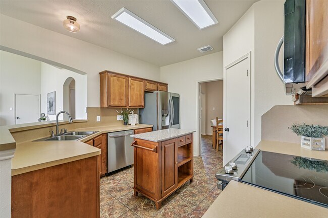 Building Photo - 1404 Hollier Rd