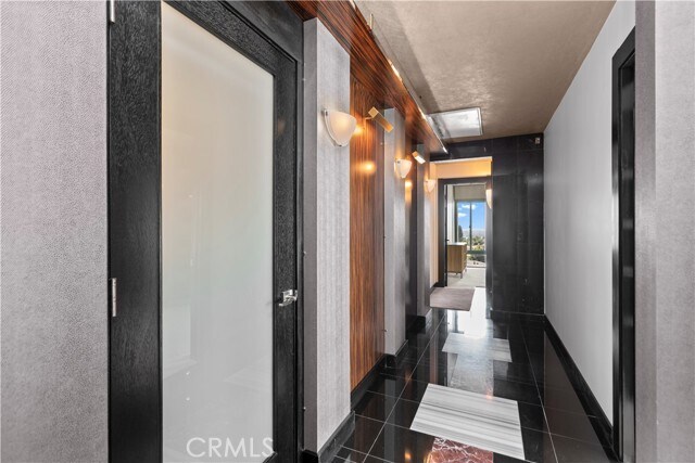 Building Photo - 10336 Wilshire Blvd