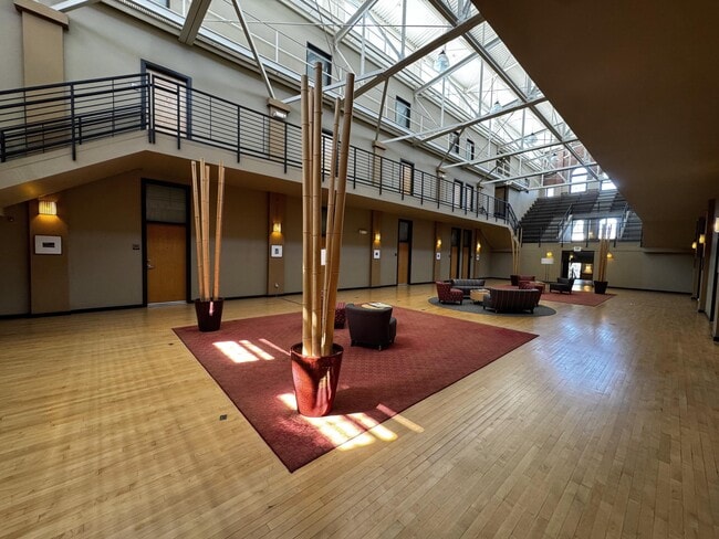 Building Photo - 300 Tijeras Ave NE