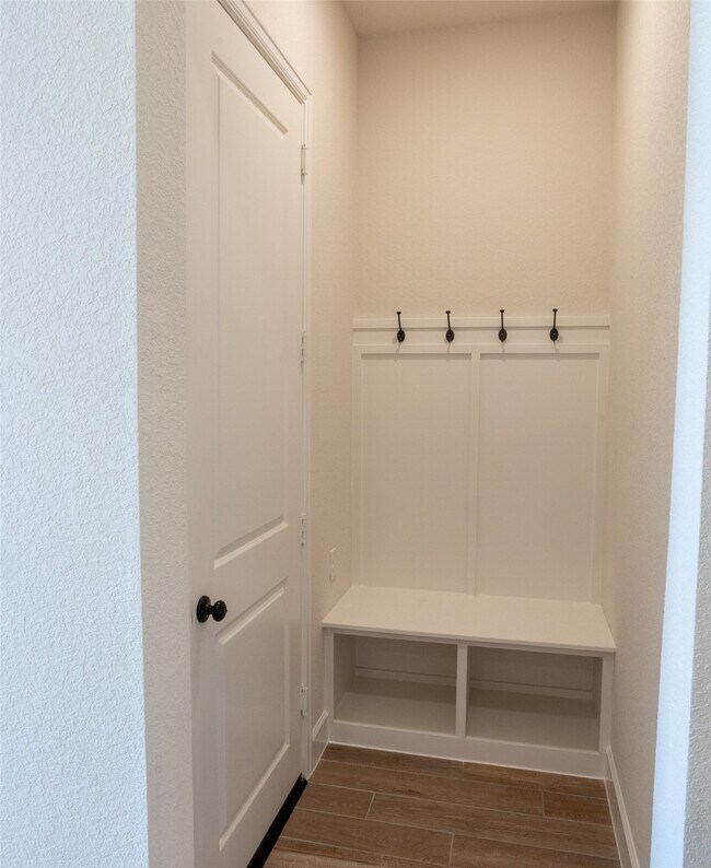 Building Photo - 18459 Chameleon Ct