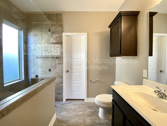 Building Photo - 1206 Ranch Falls