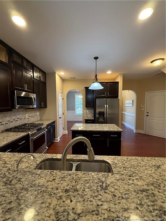 Building Photo - 495 Rolling Pines Dr