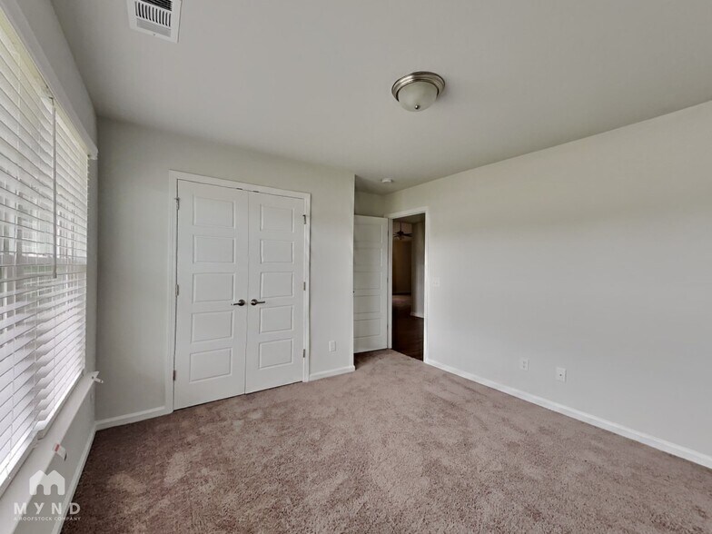 Building Photo - 125 Cook St