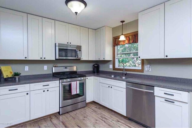 Building Photo - 3401 9th Ave NW