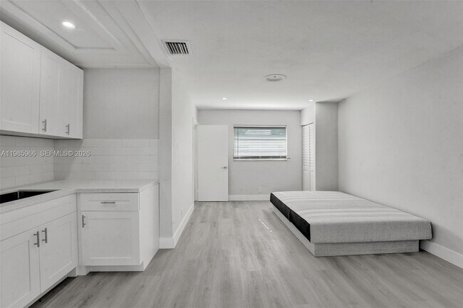 Building Photo - 5657 Grant St