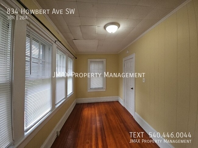 Building Photo - 834 Howbert Ave SW