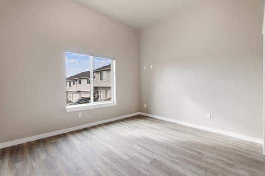 Building Photo - 303 E Broadway Ave