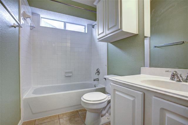Building Photo - 2120 Los Rios Blvd