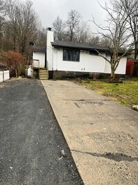 Building Photo - 23 Laurel Trail