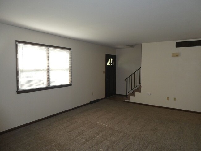 Building Photo - 1409 Joann St