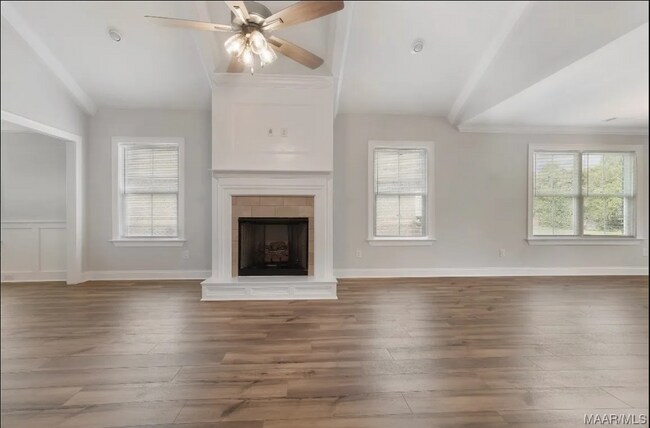 Building Photo - 994 Pearl Dr