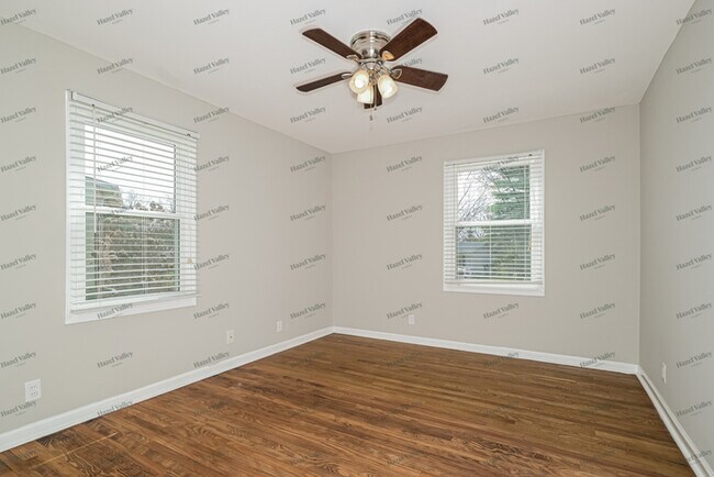 Building Photo - 3132 Duquette Dr