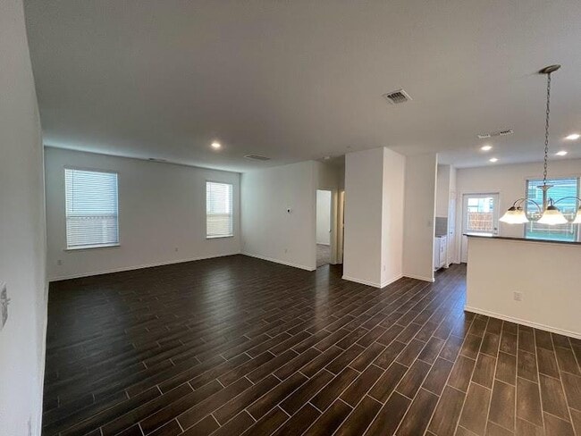 Building Photo - 640 Pickrell Lp