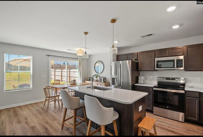 Building Photo - 714 S Long Star Wy