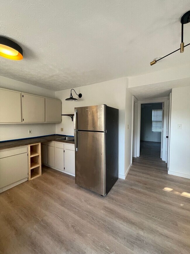 Building Photo - Knoxville 37920 - 1 bedroom, 1 bath apartment near Downtown - Call Tara Hayes (865) 242-8010