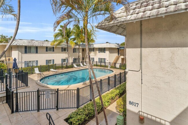 Building Photo - 8617 SW 68th Ct