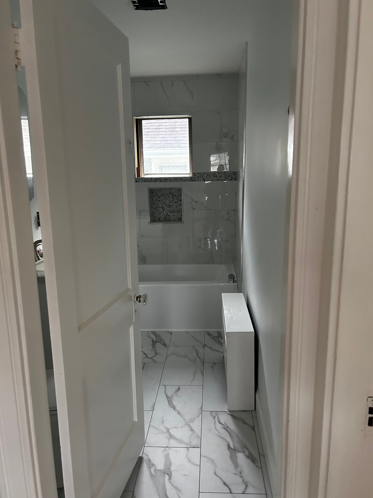 Building Photo - 176 Brush Hill Rd