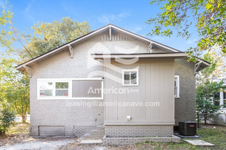 Building Photo - 1144 Beman St