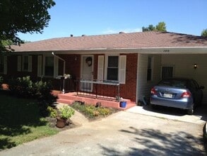Building Photo - 106 Rebecca Ln