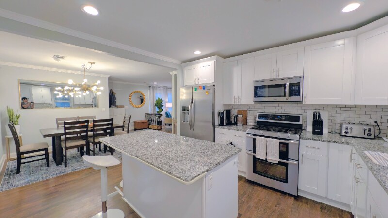 Building Photo - 831 Parkway Dr