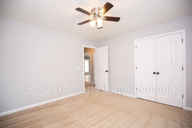 Building Photo - 202 Plum Ct