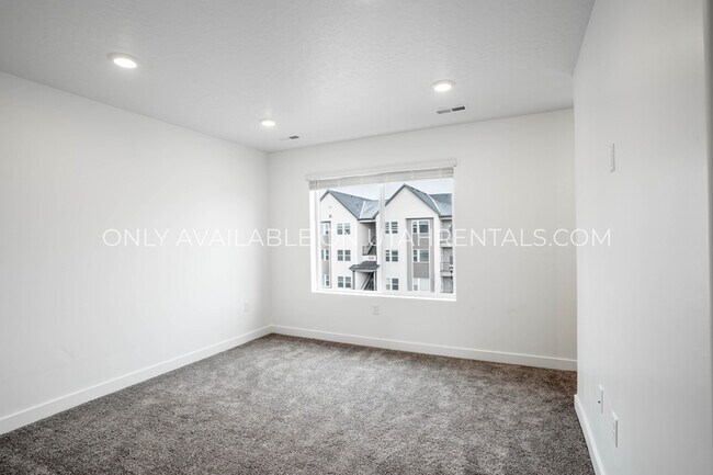 Building Photo - 333 S 1110 W