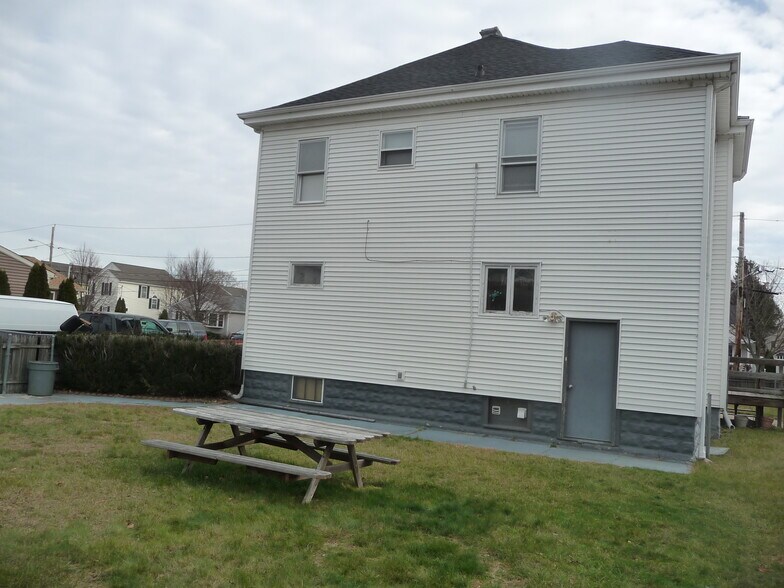 Building Photo - 67 Tobie Ave