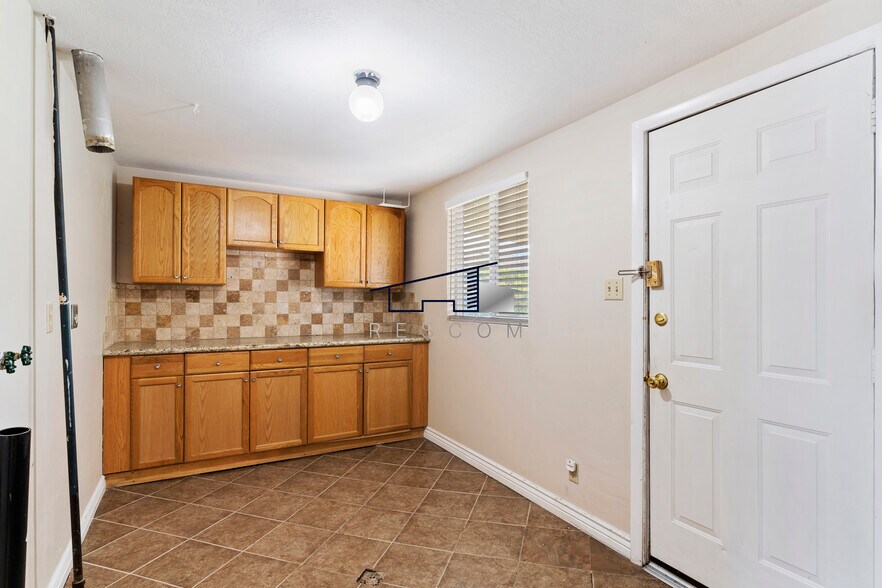 Building Photo - 167 E 4700 S