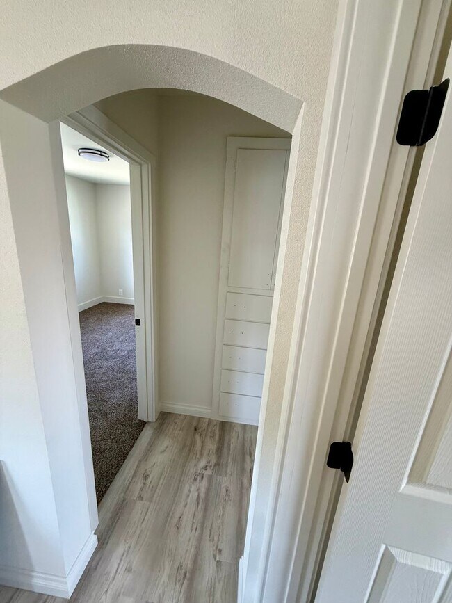 Building Photo - FULLY REMODELED 3 bedroom 1 bath Rental