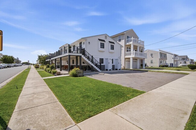 Building Photo - 3800 W Brigantine Ave