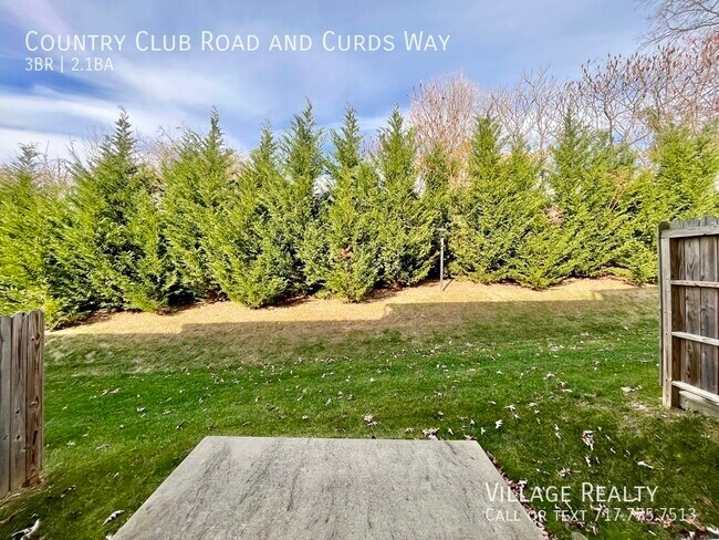 Building Photo - 705 Country Club Rd