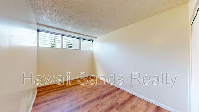 Building Photo - 933 Kaheka St