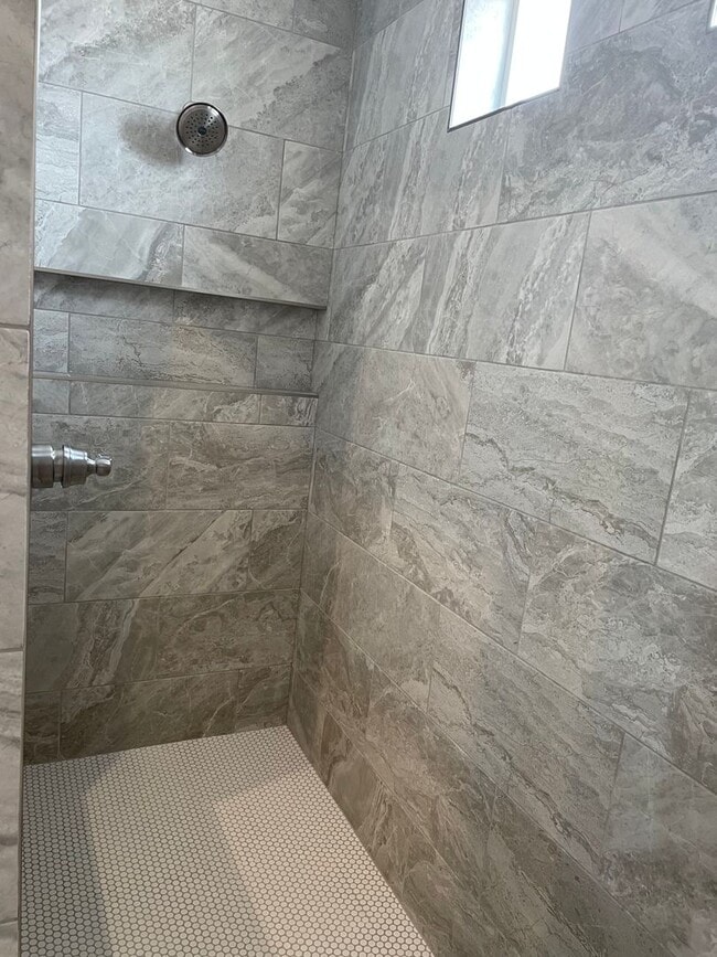 Building Photo - Gorgeous Desert Color Home!