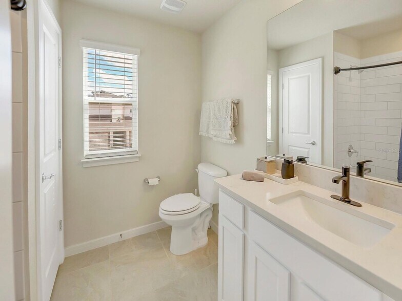 Building Photo - 4330 Meandering Bay Dr